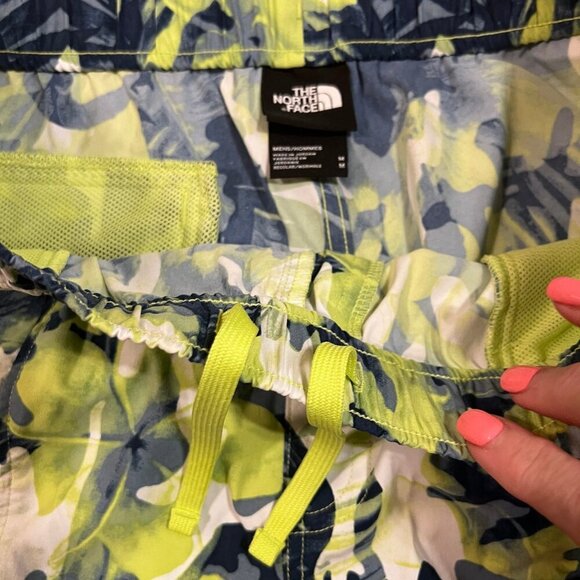 The North Face shorts - Picture 2 of 5